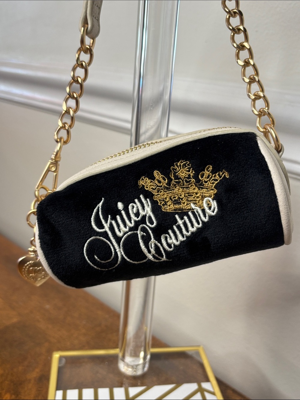 Juicy Couture Black Velvet Mini Bag with Gold Chain & Cream Trim - Picture 3 of 16